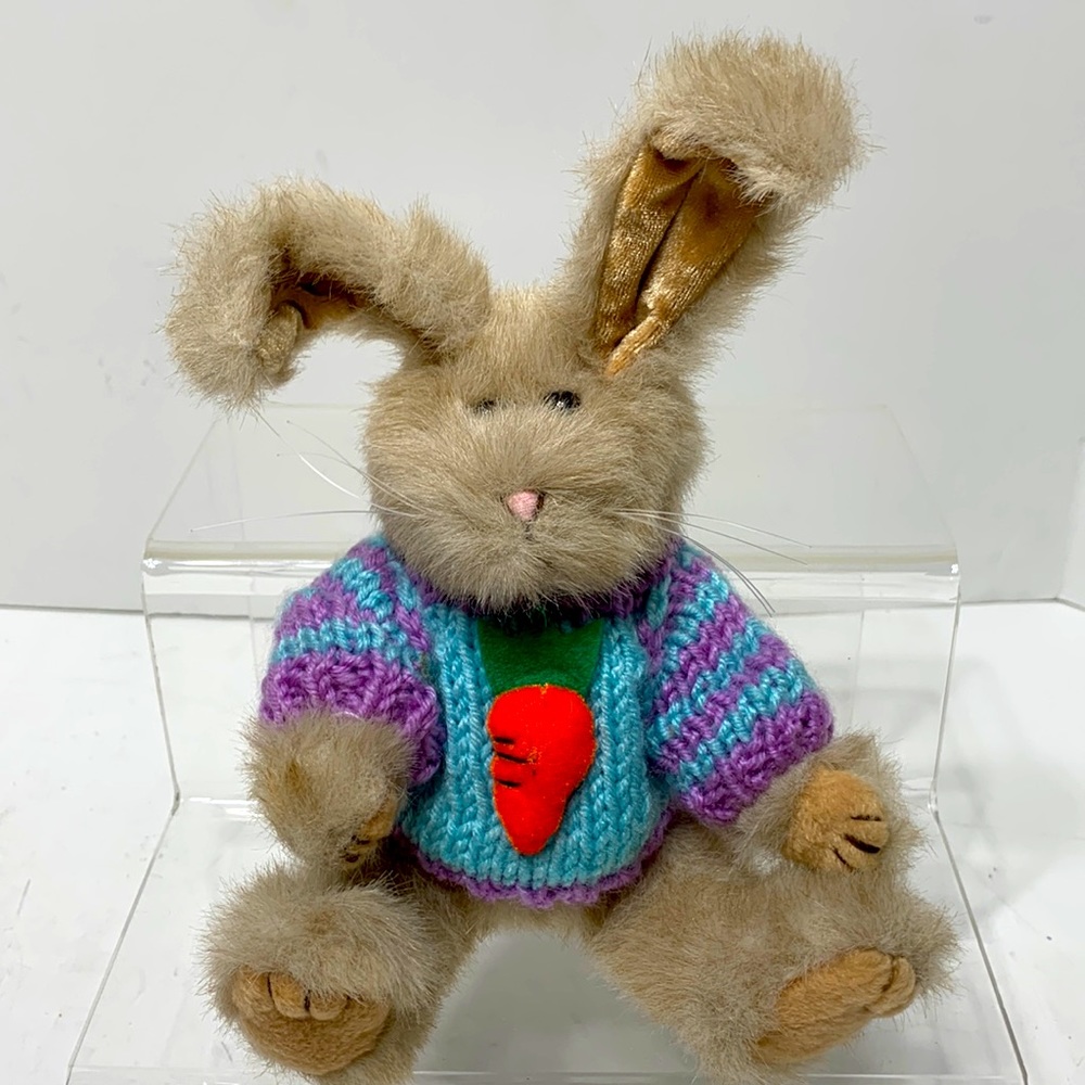 Bunny vintage plush carrot sweater